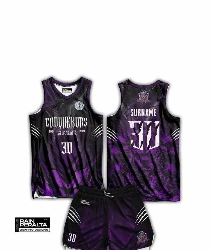 Uniforme morado con nombre y número